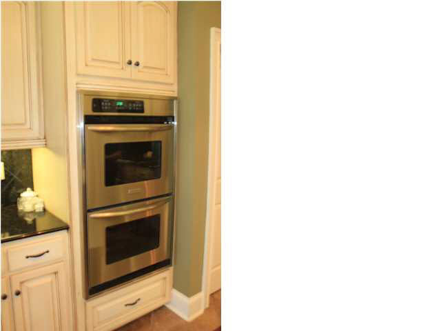 104 Red Oak Ridge Brandon, MS 39047 - Photo 9 of 23 Double Ovens