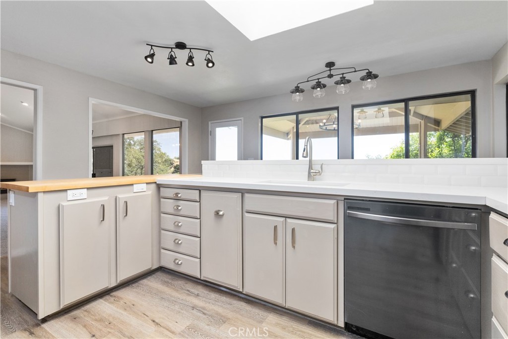 14220 El Monte Road Atascadero, CA 93422 - Photo 13 of 61
