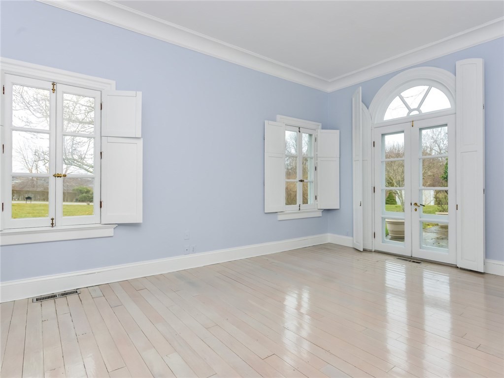 7 Jeffrey Road Newport, RI 02840 - Photo 11 of 26