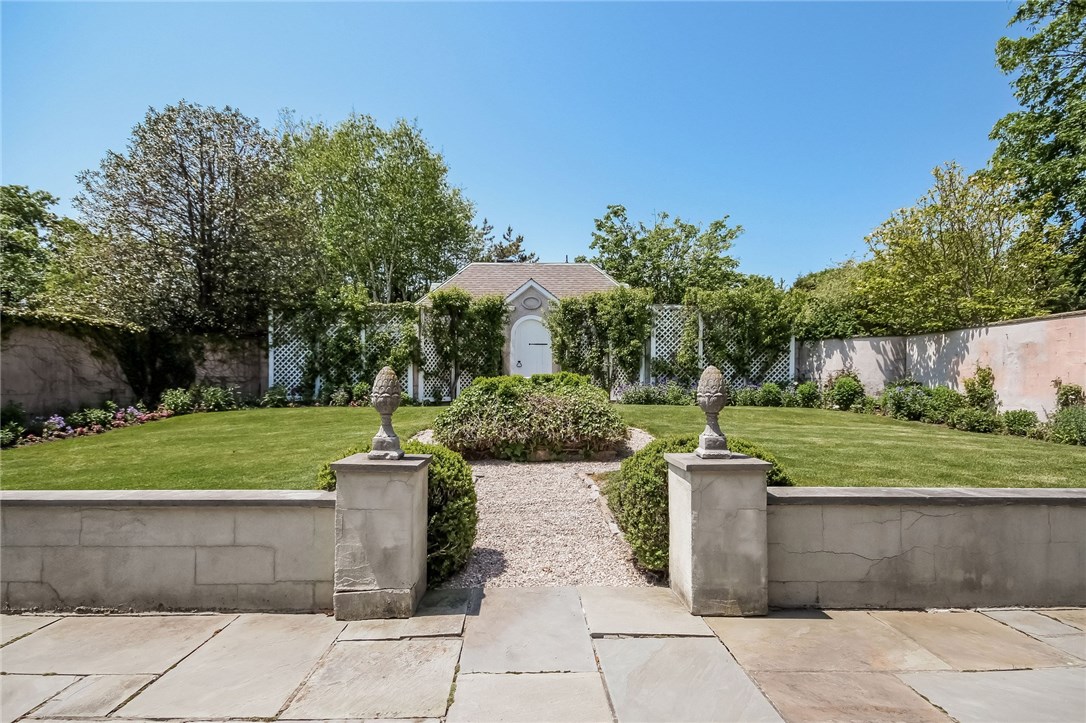 7 Jeffrey Road Newport, RI 02840 - Photo 13 of 26