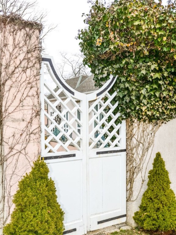 7 Jeffrey Road Newport, RI 02840 - Photo 15 of 26