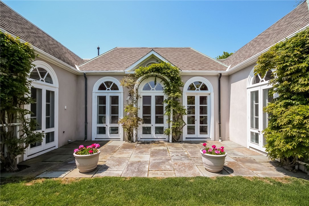 7 Jeffrey Road Newport, RI 02840 - Photo 3 of 26