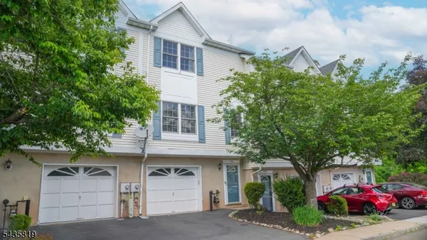 $399,999 | 103 George Wilson Boulevard, Flemington, NJ 08822