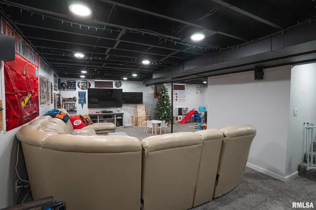 $199,900 | 2212 West Washington Street, Springfield, IL 62704