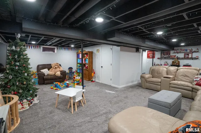 $199,900 | 2212 West Washington Street, Springfield, IL 62704