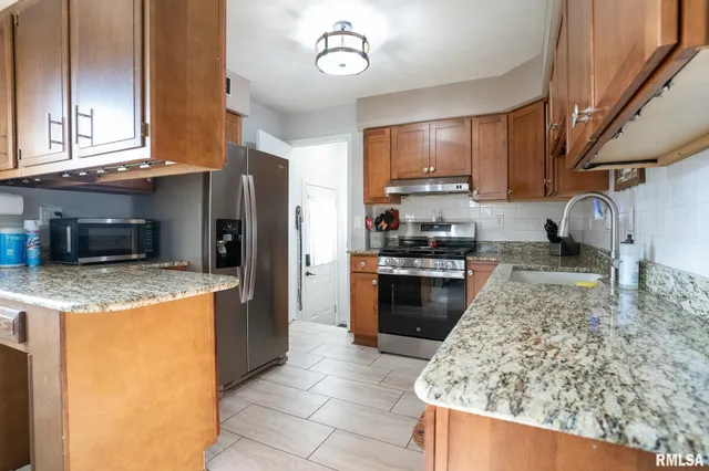 $199,900 | 2212 West Washington Street, Springfield, IL 62704