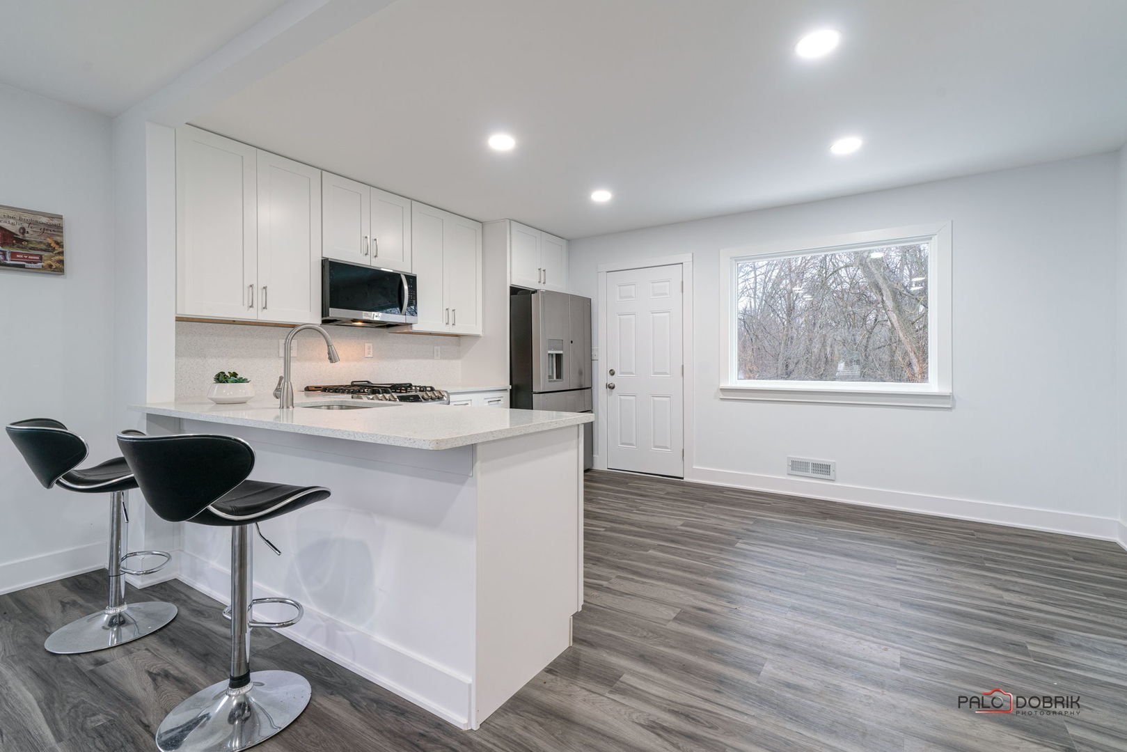 38236 North Lee Avenue Spring Grove, IL 60081 - Photo 8 of 25 a kitchen with a appliances and cabinets