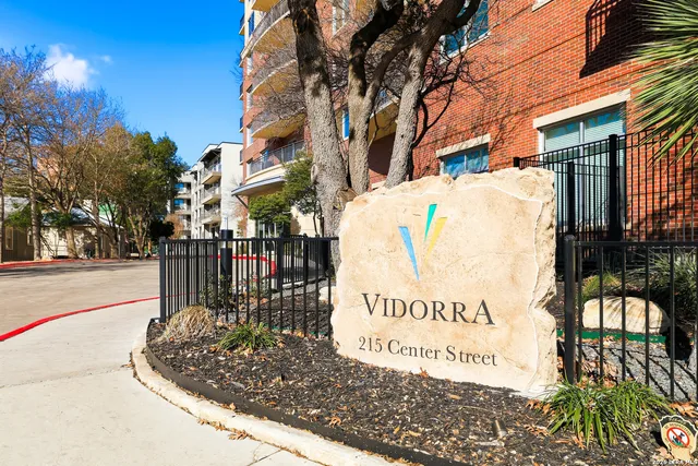 $460,000 | 215 Center Street, Unit 1507, San Antonio, TX 78202