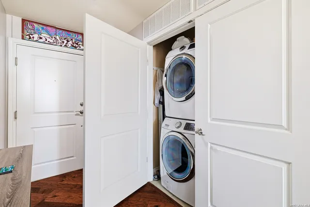 $460,000 | 215 Center Street, Unit 1507, San Antonio, TX 78202