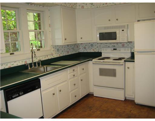 114 White Gate Road Pittsburgh, PA 15238 - Photo 4 of 18 Kitchen. All appliances are included. The kitchen flows thru to family room and dining room.
