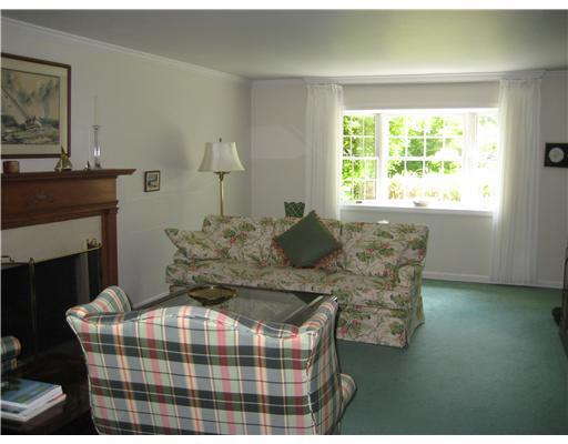114 White Gate Road Pittsburgh, PA 15238 - Photo 9 of 18 Living Room. View of the pretty living room with large bay window shedding lots of natural light into the home.