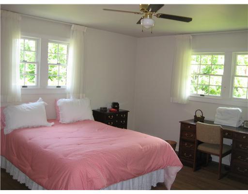 114 White Gate Road Pittsburgh, PA 15238 - Photo 10 of 18 Bedroom. Hardwood floors, 2 sets of windows and adequate sized closet.