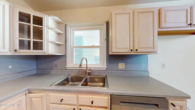 $224,900 | 109 London Lane, Jacksonville, NC 28546