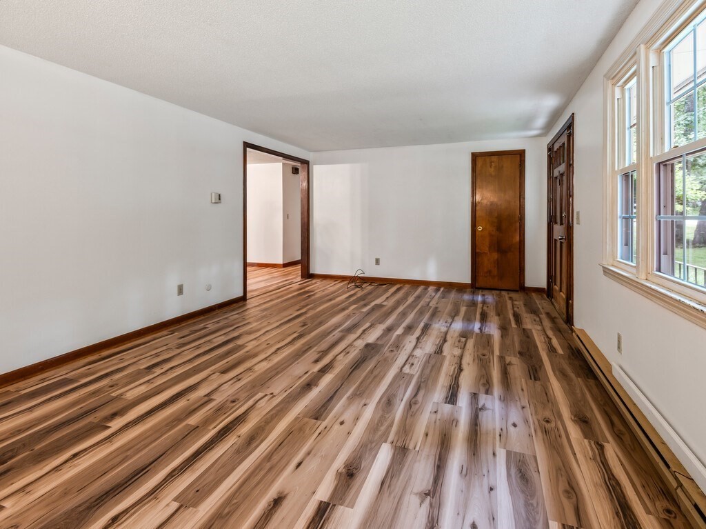 164 Stafford Road Holland, MA 01521 - Photo 4 of 36
