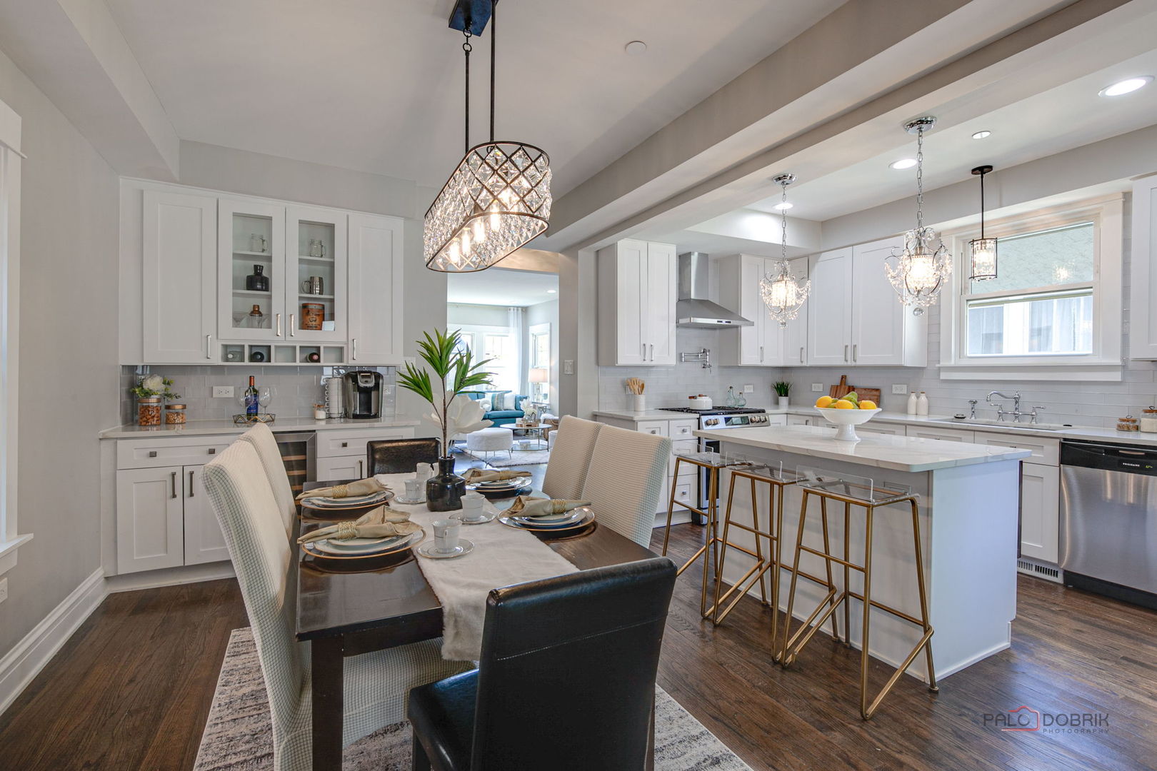 842 Mapleton Avenue Oak Park, IL 60302 - Photo 12 of 34 a view of kitchen with sink dining table and chairs
