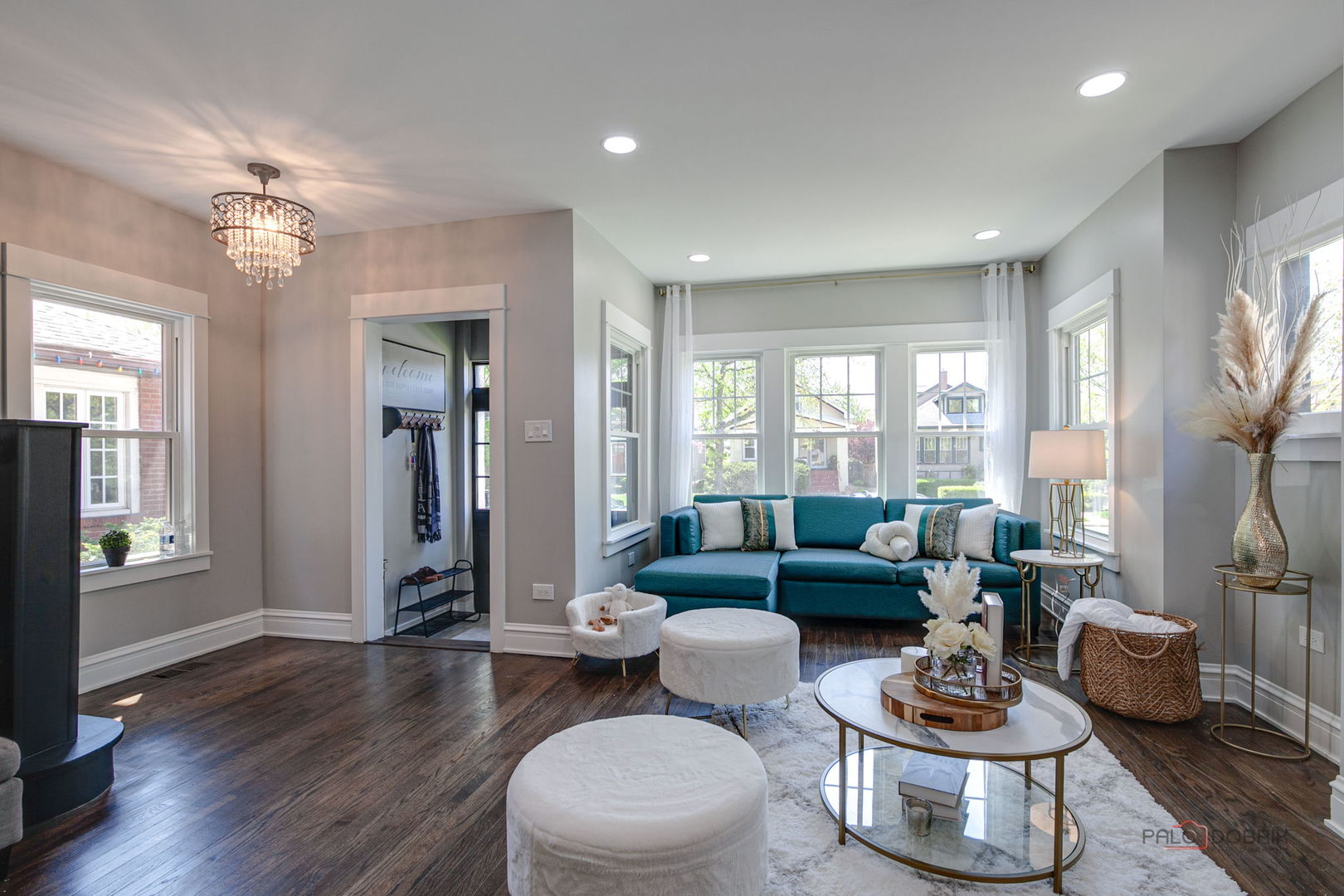 842 Mapleton Avenue Oak Park, IL 60302 - Photo 7 of 34 a living room with furniture and a large window