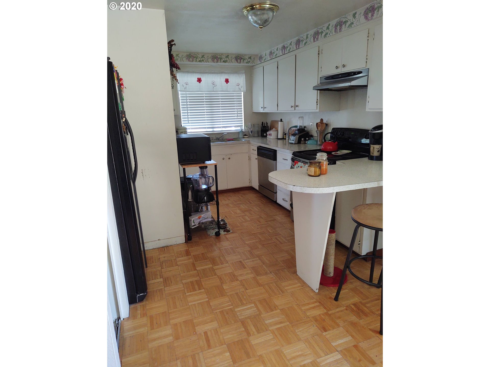 717 53rd Street Springfield, OR 97478 - Photo 8 of 24