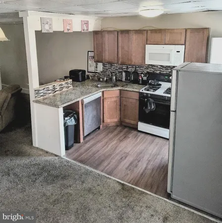 $1,500 | 301 Evesham Avenue West, Unit 305B, Magnolia, NJ 08049