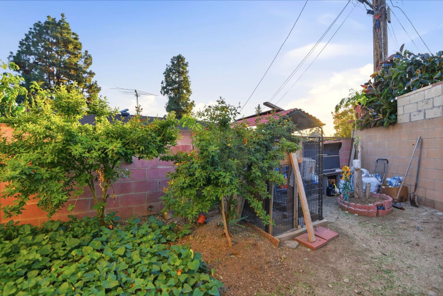 648 Anita Street, Unit 1 Monrovia, CA 91016 - Photo 15 of 16