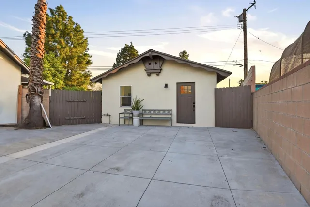 $1,925 | 648 Anita Street, Unit 1, Monrovia, CA 91016