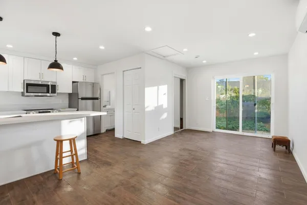 $1,925 | 648 Anita Street, Unit 1, Monrovia, CA 91016