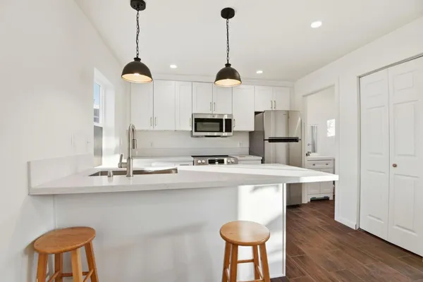 $1,925 | 648 Anita Street, Unit 1, Monrovia, CA 91016