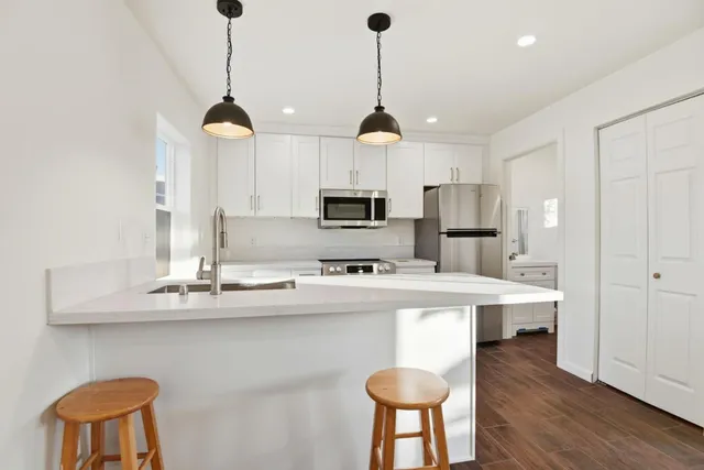 $1,925 | 648 Anita Street, Unit 1, Monrovia, CA 91016