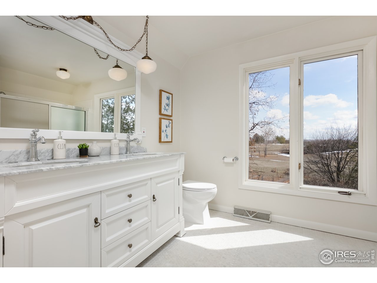 10060 Phillips Road Lafayette, CO 80026 - Photo 24 of 34 Upper level bathroom - fully updated