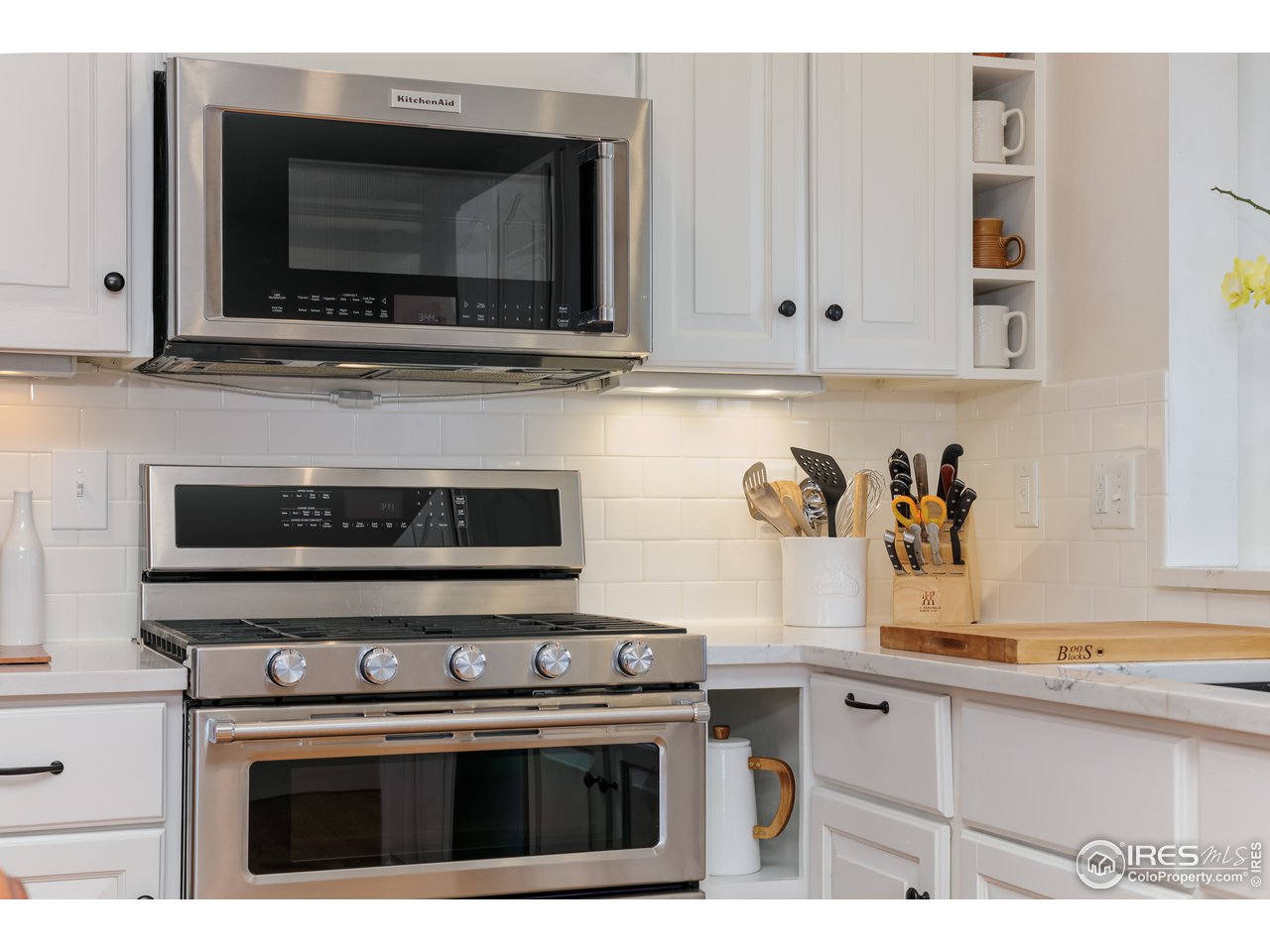 10060 Phillips Road Lafayette, CO 80026 - Photo 10 of 34 Gas range