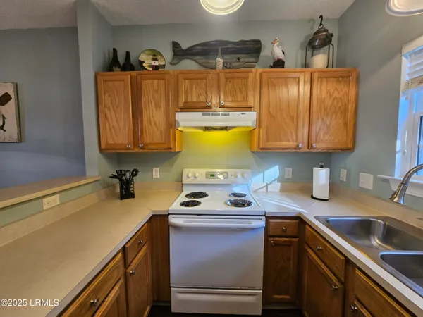 $1,800 | 1105 13th Street, Unit E, Port Royal, SC 29935