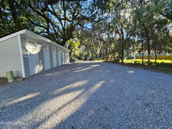 $1,800 | 1105 13th Street, Unit E, Port Royal, SC 29935