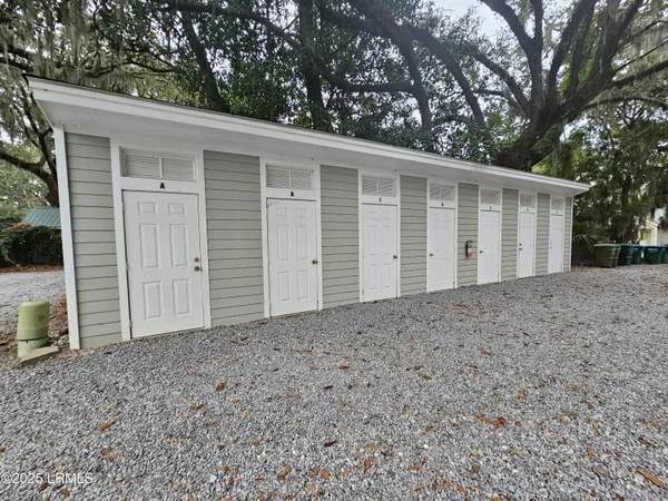 $1,800 | 1105 13th Street, Unit E, Port Royal, SC 29935