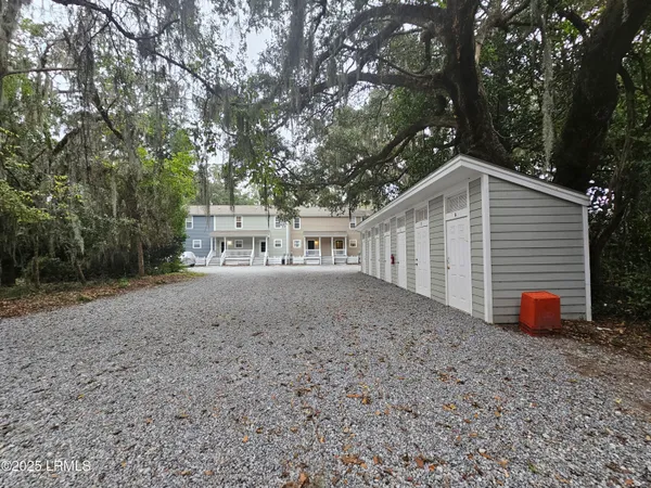 $1,800 | 1105 13th Street, Unit E, Port Royal, SC 29935