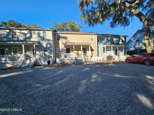 $1,800 | 1105 13th Street, Unit E, Port Royal, SC 29935