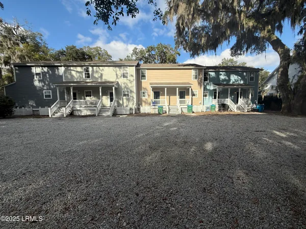 $1,800 | 1105 13th Street, Unit E, Port Royal, SC 29935