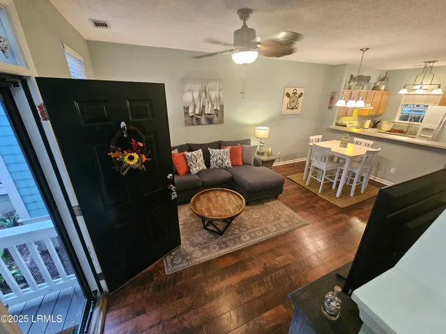 $1,800 | 1105 13th Street, Unit E, Port Royal, SC 29935