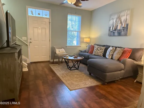 $1,800 | 1105 13th Street, Unit E, Port Royal, SC 29935