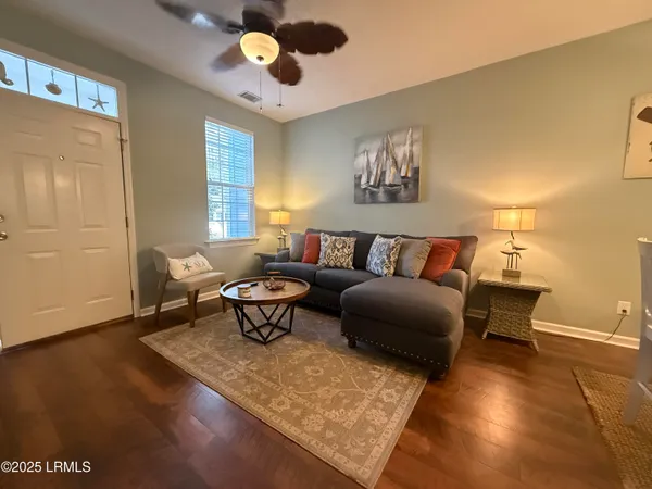 $1,800 | 1105 13th Street, Unit E, Port Royal, SC 29935