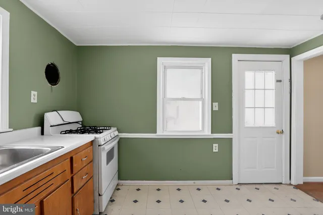 $290,000 | 1825 Dutton Mill Road, Aston, PA 19014