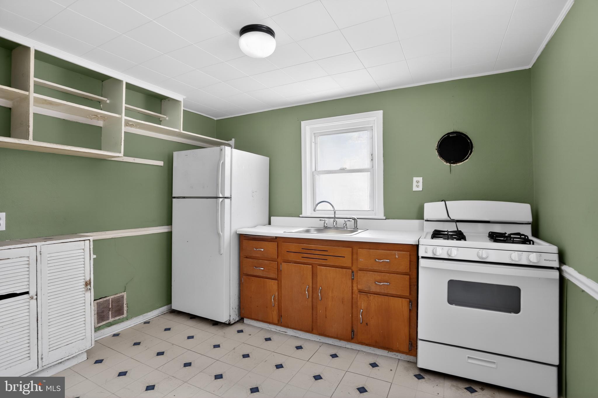 1825 Dutton Mill Road Aston, PA 19014 - Photo 15 of 38