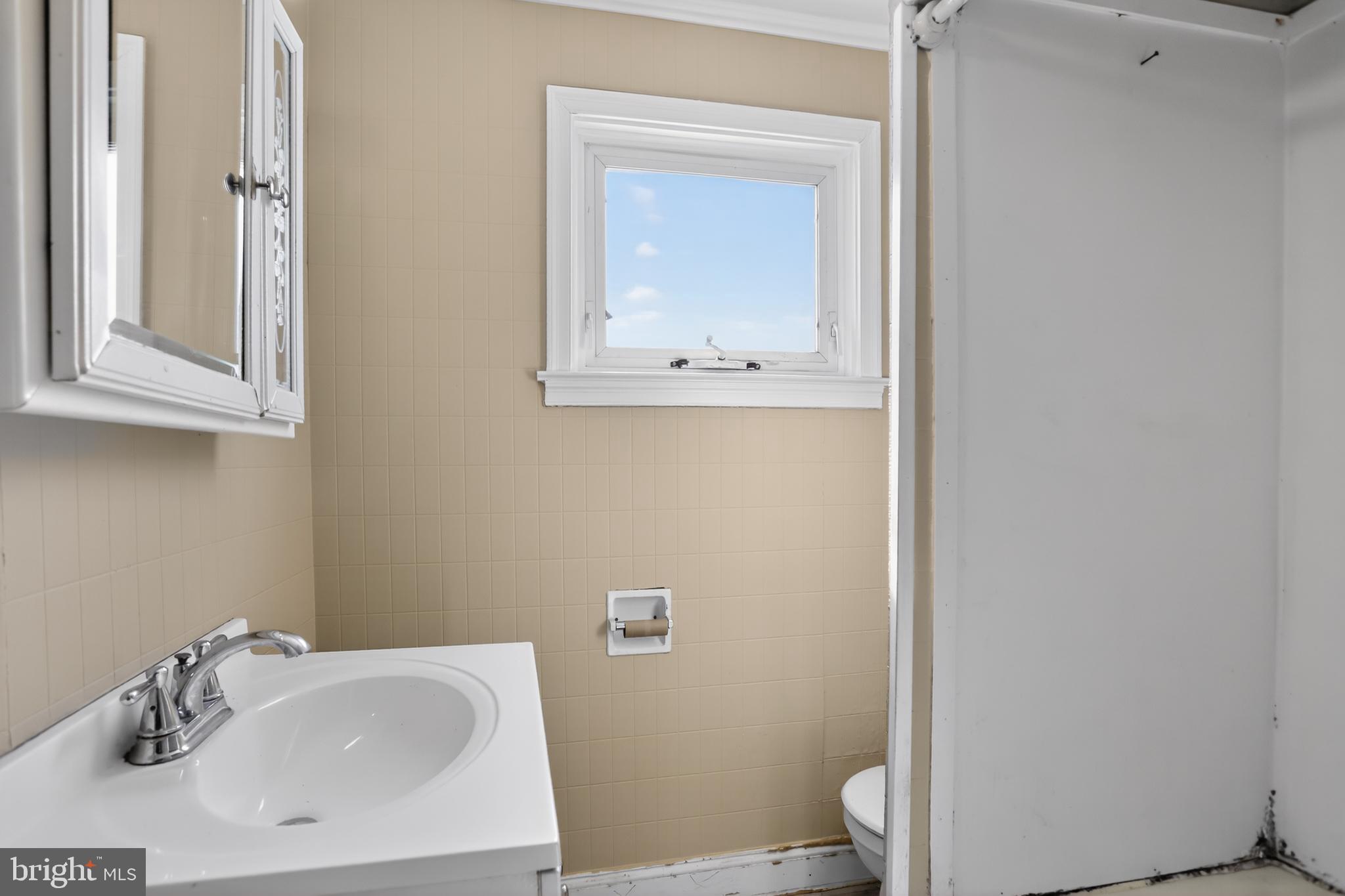 1825 Dutton Mill Road Aston, PA 19014 - Photo 18 of 38