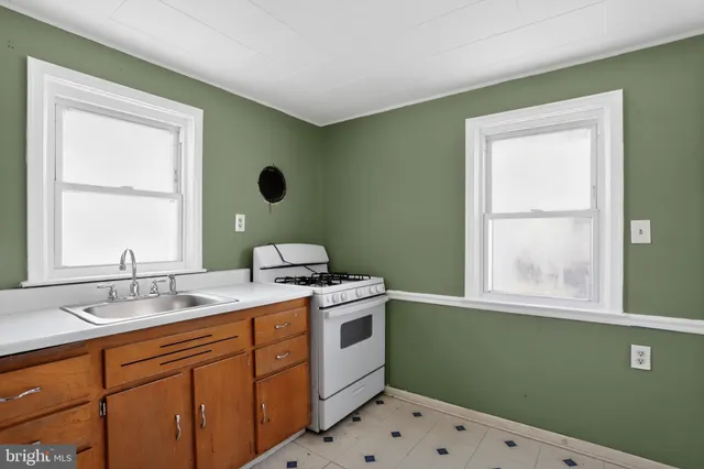 $290,000 | 1825 Dutton Mill Road, Aston, PA 19014