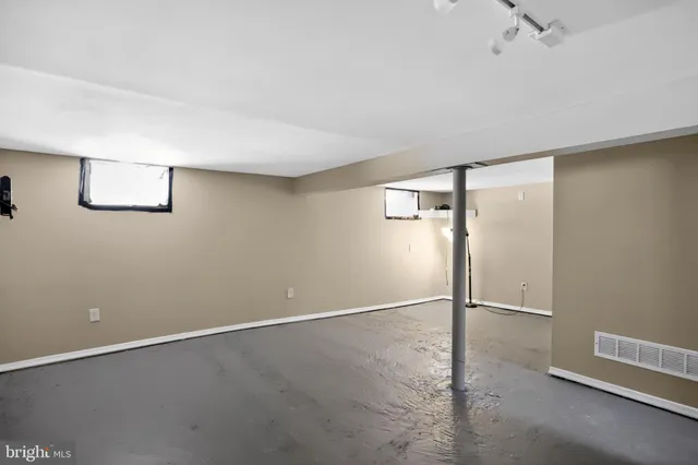 $290,000 | 1825 Dutton Mill Road, Aston, PA 19014