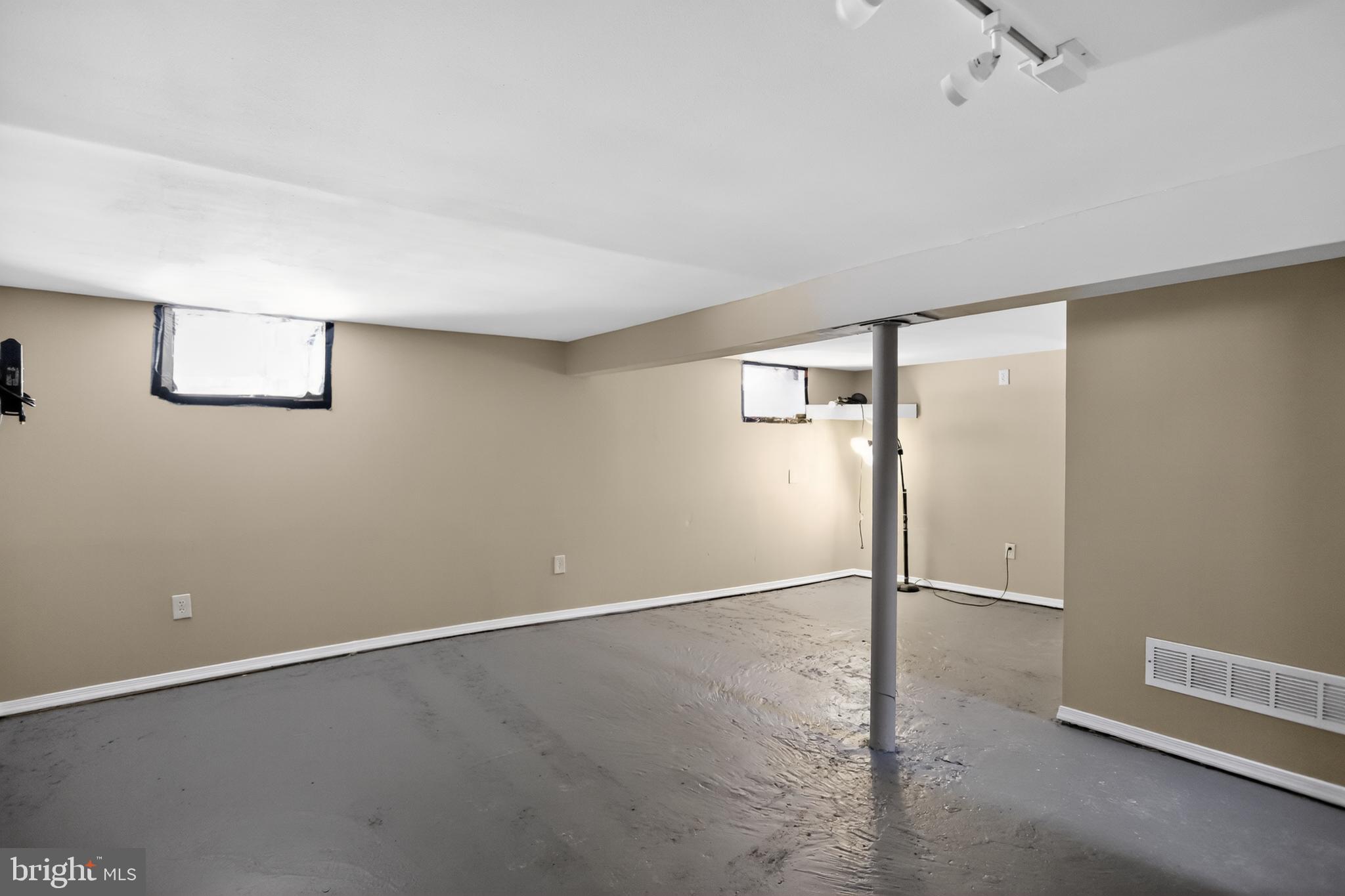 1825 Dutton Mill Road Aston, PA 19014 - Photo 36 of 38