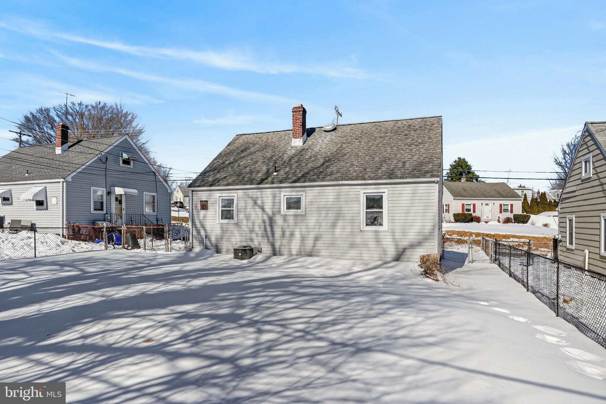 1825 Dutton Mill Road Aston, PA 19014 - Photo 5 of 38