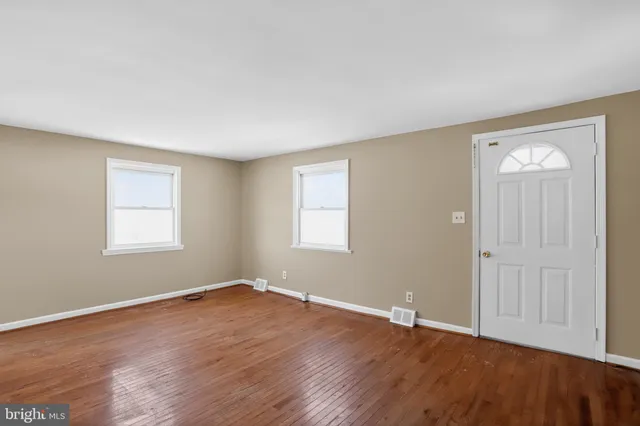 $290,000 | 1825 Dutton Mill Road, Aston, PA 19014