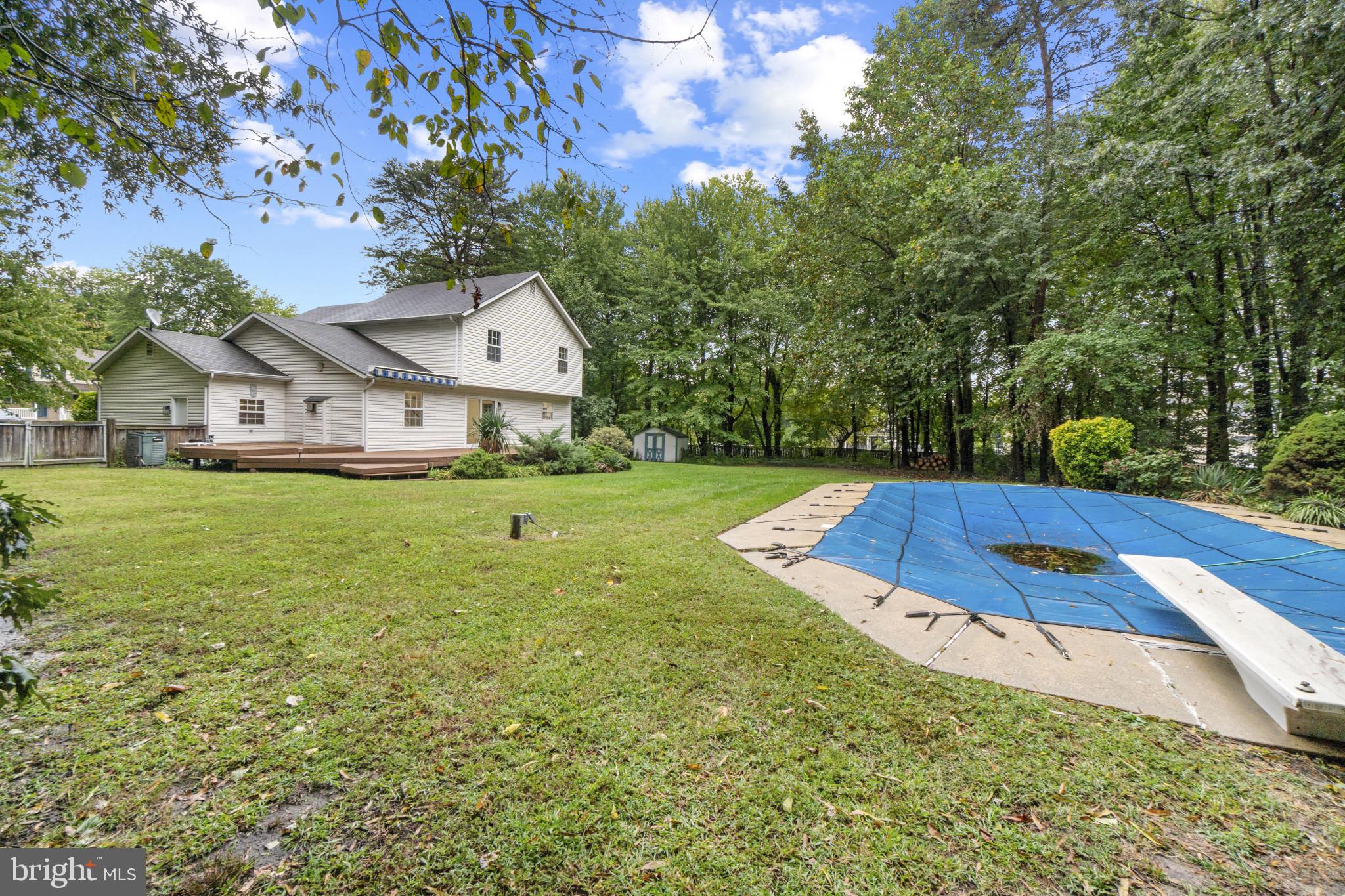 7906 Whites Cove Road Pasadena, MD 21122 - Photo 36 of 40 View of swimming pool