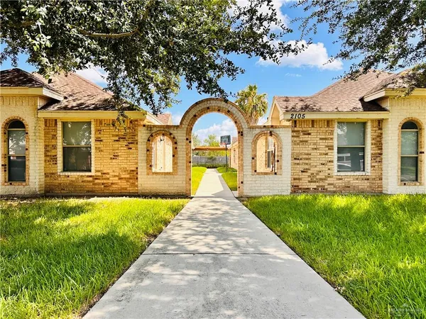 $1,300 | 2105 West Western Drive, Unit 2, Edinburg, TX 78539