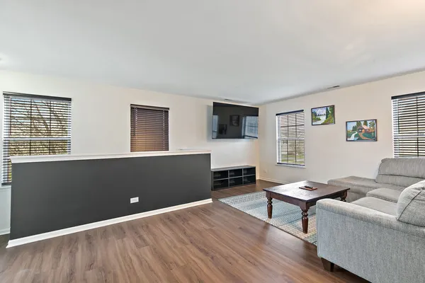 $250,000 | 634 Arbor Circle, Unit 634, Lakemoor, IL 60051