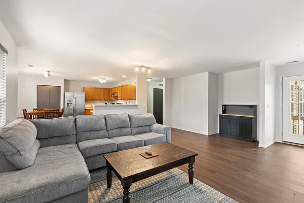 $250,000 | 634 Arbor Circle, Unit 634, Lakemoor, IL 60051